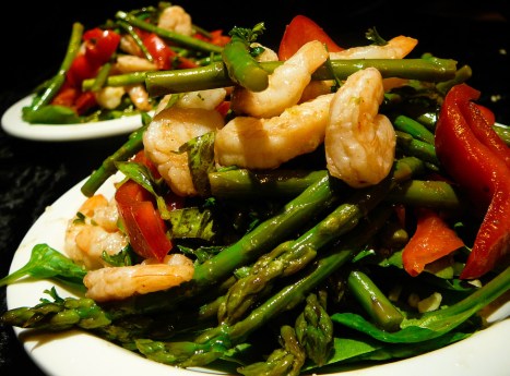 shrimp asparagus salad served