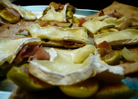 A big pig ate figs down to my twig and berries.